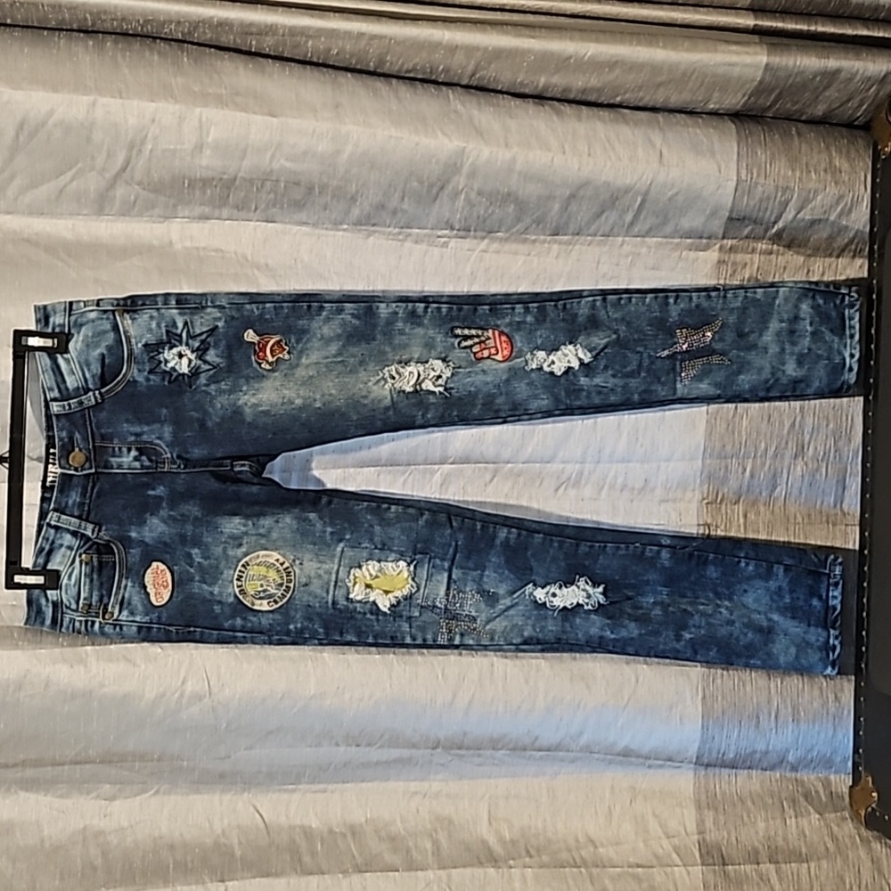 Thrill Jeans